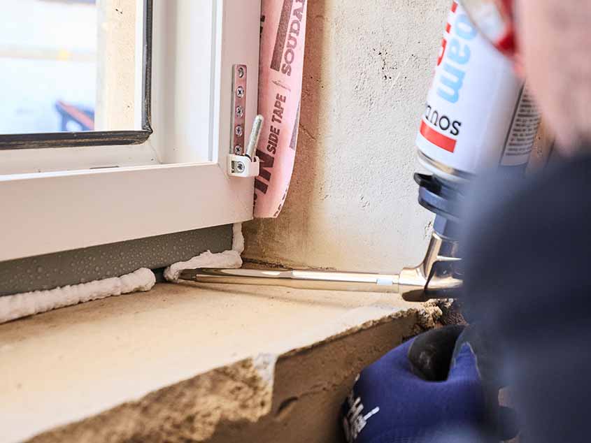 Auffüllung mit PU-Schaum von innen