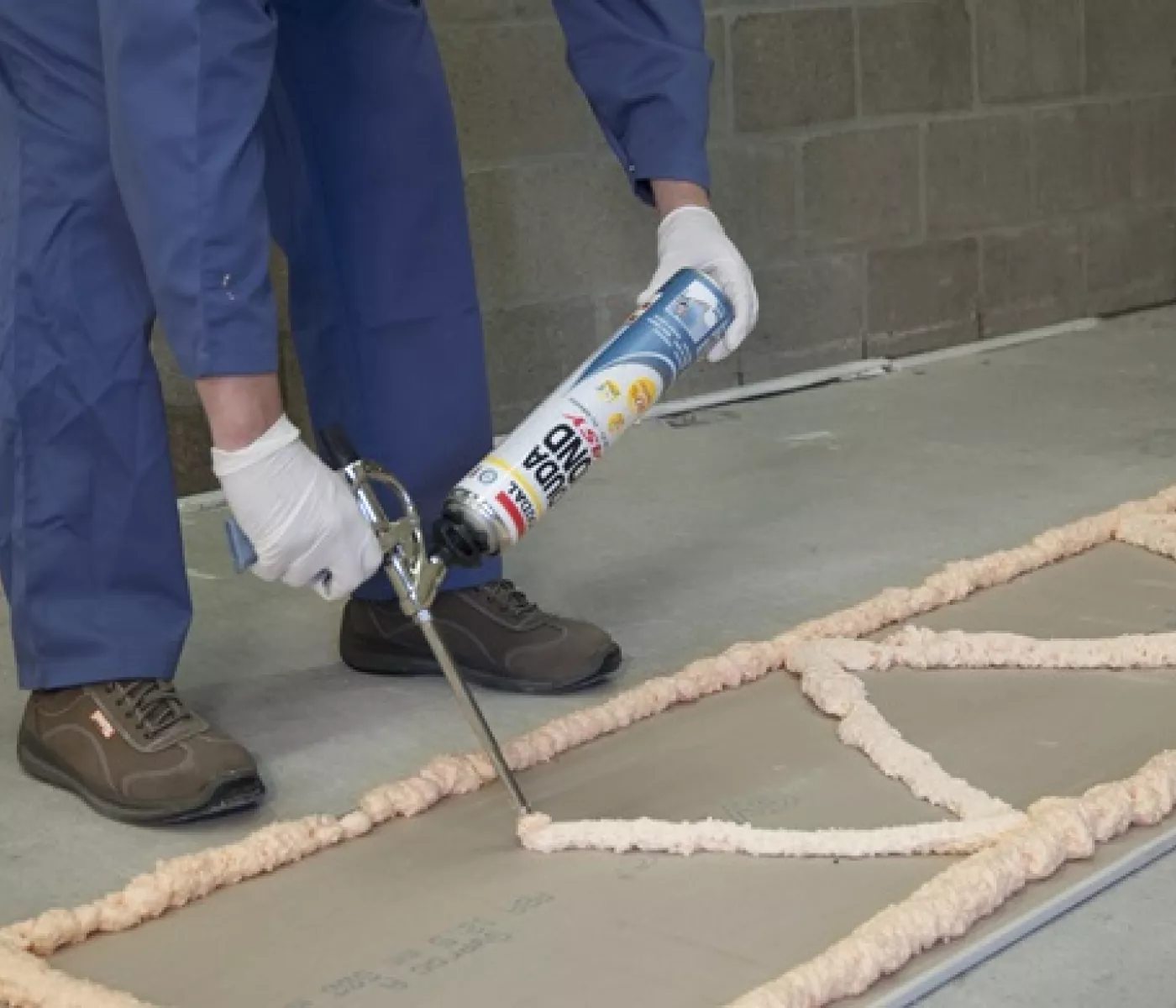 Bonding of platerboard panels