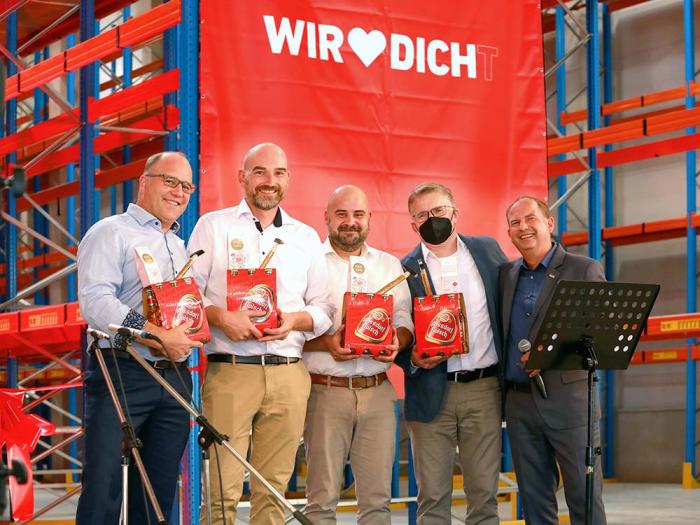 Picture-2_Soudal_Neubaufeier_Bau-Team_4zu3