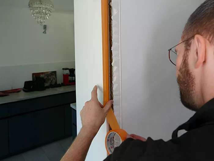 Zarge_Abkleben.jpg