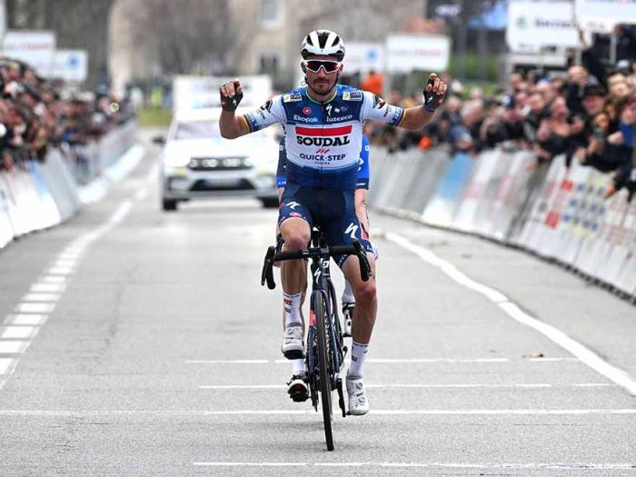 julian-alaphilippe_Soudal-Quick-Step_proud-Sponsor
